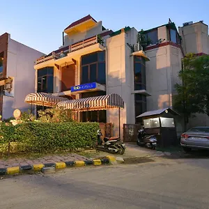 Fabhotel Siris 18 Hotel